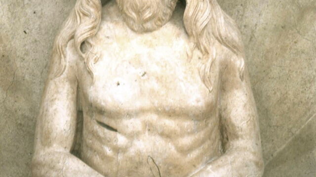 Pordenone, duomo, Pilacorte, Cristo reggitore del Tempo, particolare dal portale (ph. Comoretto)
