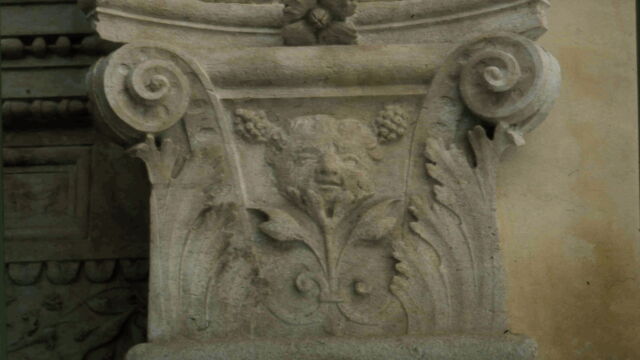 Pordenone, duomo, Pilacorte, capitello del portale, particolare (ph. Comoretto)