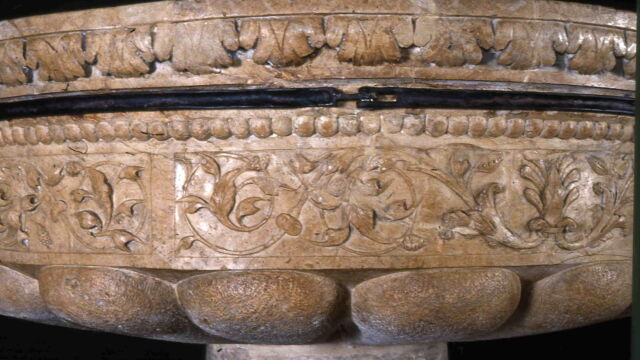 Pordenone, duomo, Pilacorte, acquasantiera