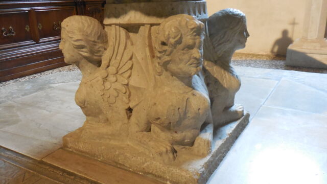 Spilimbergo, Duomo, particolare del fonte battesimale del Pilacorte